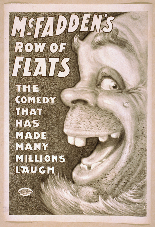 Plakat mit einem lachenden Menschen mit wildem Haar vor einem gelben Hintergrund, das 'McFadden's Row of Flats: The Comedy That Has Made Many Millions Laugh' ankündigt.