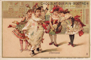 Eine alte Postkarte mit einer Gruppe von Kindern in bunten Kleidern, die tanzen, mit dem Text "Chocolat Guerin-Boutron" oben und unten.