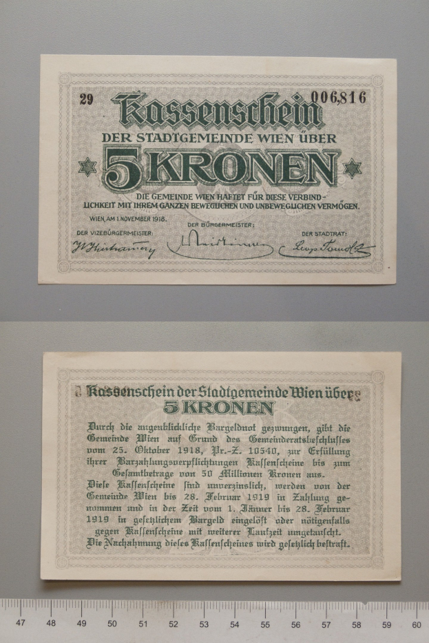 Alte deutsche 5 Kronen-Banknote mit einem Lineal am unteren Bildrand.
