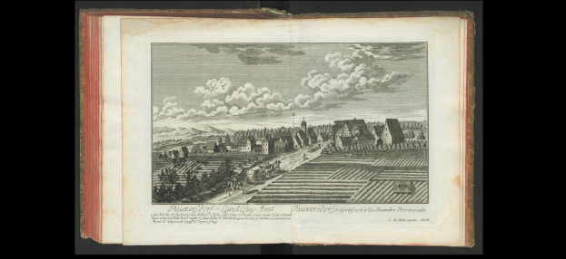 Offenes Buch mit dem Titel "Landschaft des Rhein-Westerwalds" (1805) mit einer Dorfillustration mit Häusern, Bäumen, H√∞geln und Wolken.