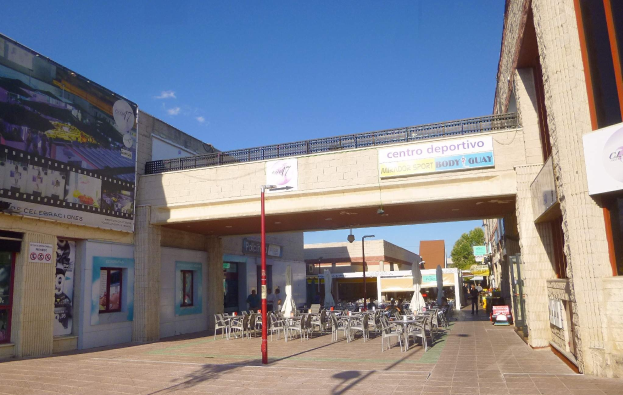 Luxusader meets Baustelle der Zukunft
